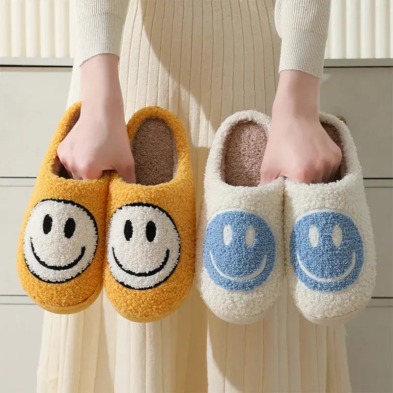Smiley Hausschuhe Plüsch – Pantoffeln rutschfest – Produktansicht 18